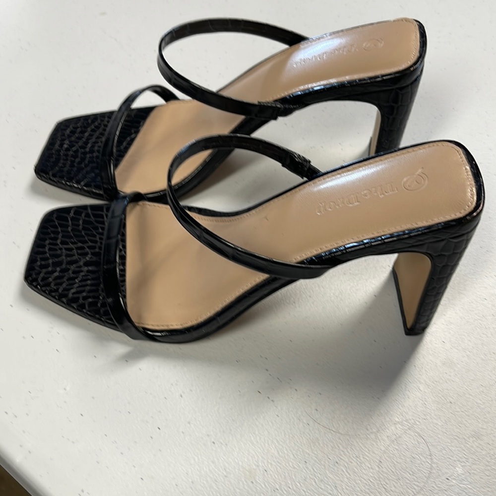 The Drop Avery Black Heeled Sandal